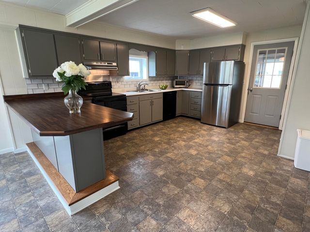 1257 Sunset Drive, Willsboro, NY 12996