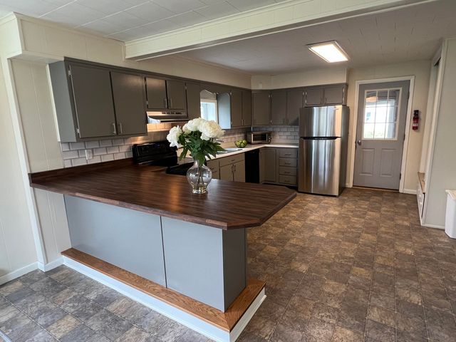 1257 Sunset Drive, Willsboro, NY 12996