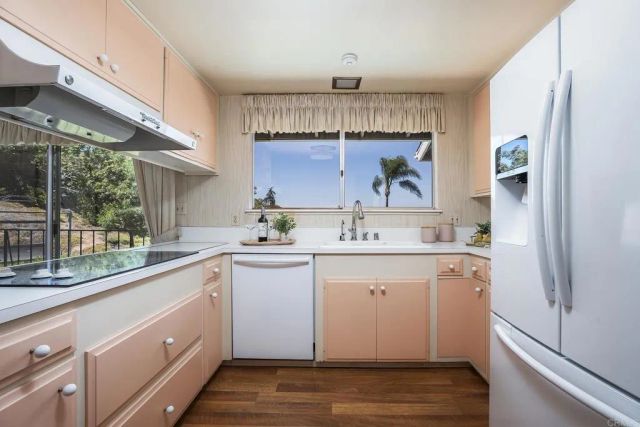 11238 ROLLING HILLS DR, El Cajon, CA 92020