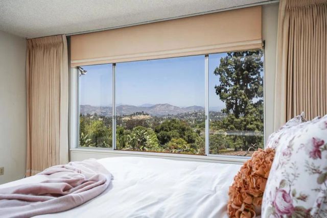 11238 ROLLING HILLS DR, El Cajon, CA 92020