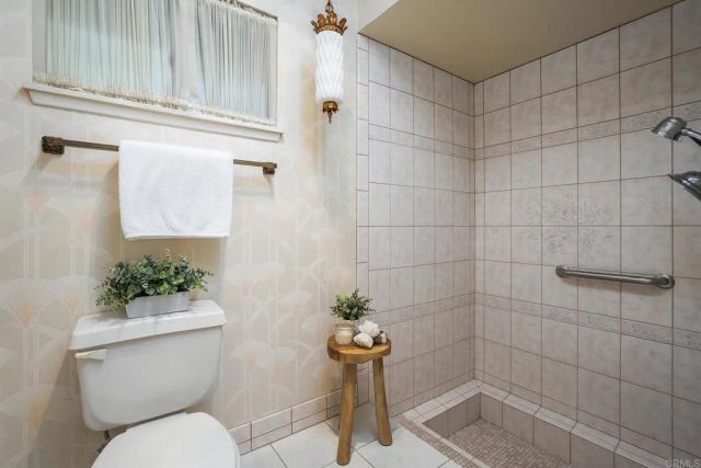 11238 ROLLING HILLS DR, El Cajon, CA 92020