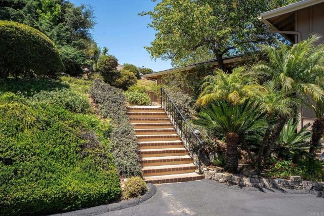 11238 ROLLING HILLS DR, El Cajon, CA 92020