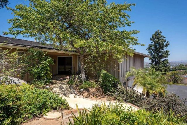 11238 ROLLING HILLS DR, El Cajon, CA 92020