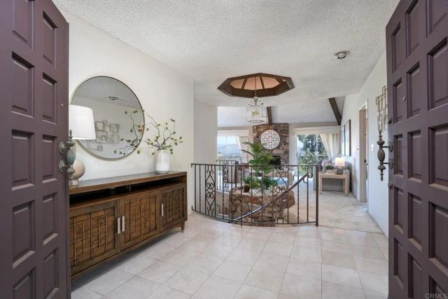 11238 ROLLING HILLS DR, El Cajon, CA 92020