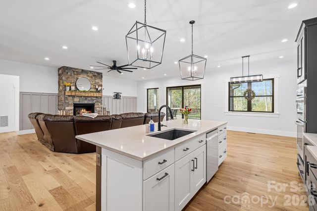 31 Grizzly Drive, Leicester, NC 28748