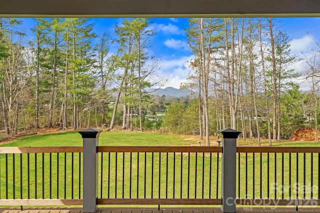31 Grizzly Drive, Leicester, NC 28748