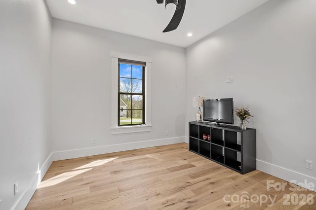 31 Grizzly Drive, Leicester, NC 28748