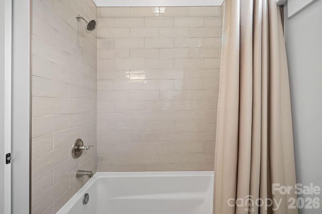31 Grizzly Drive, Leicester, NC 28748