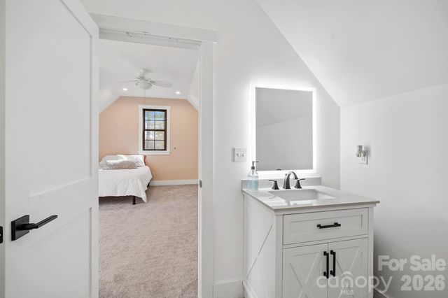 31 Grizzly Drive, Leicester, NC 28748