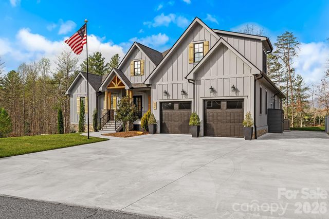 31 Grizzly Drive, Leicester, NC 28748