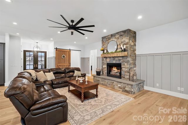 31 Grizzly Drive, Leicester, NC 28748