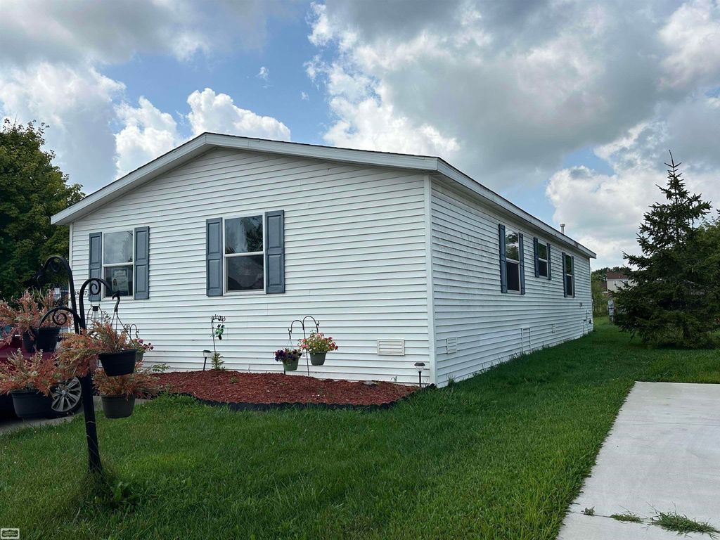 38067 St. Tropez Drive, Clinton Twp, MI 48038