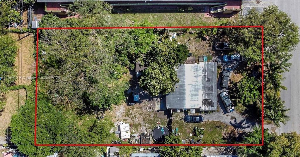 2743 Pierce St, Hollywood, FL 33020