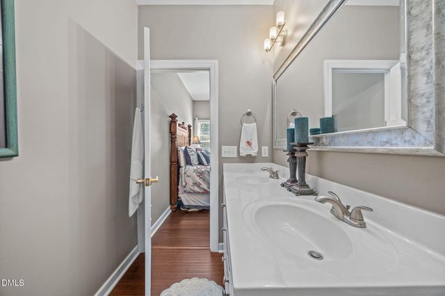 712 Vinebury Lane, High Point, NC 27265