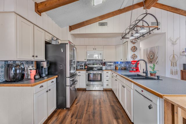 5101 Largo Drive, Granbury, TX 76049