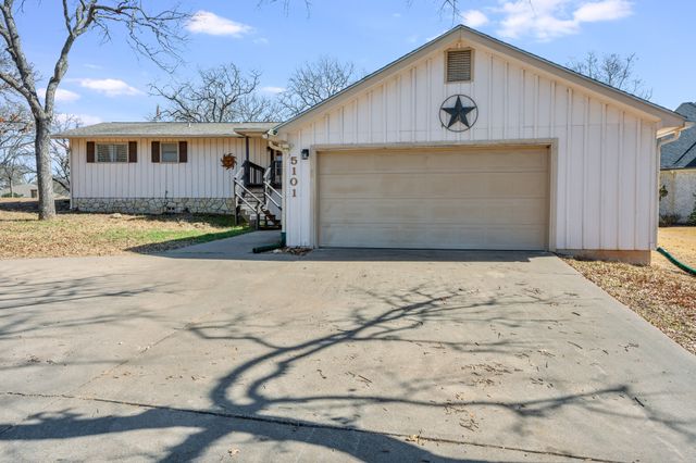 5101 Largo Drive, Granbury, TX 76049
