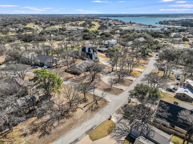 5101 Largo Drive, Granbury, TX 76049