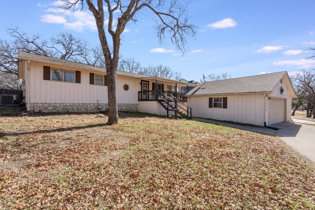 5101 Largo Drive, Granbury, TX 76049