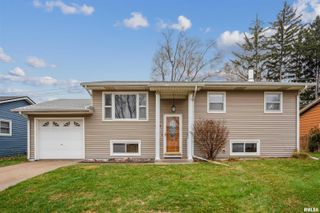 6504 CEDAR Street, Davenport, IA 52806