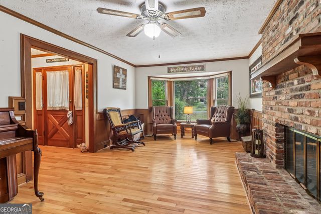 145 Red Oak Drive, Fayetteville, GA 30214