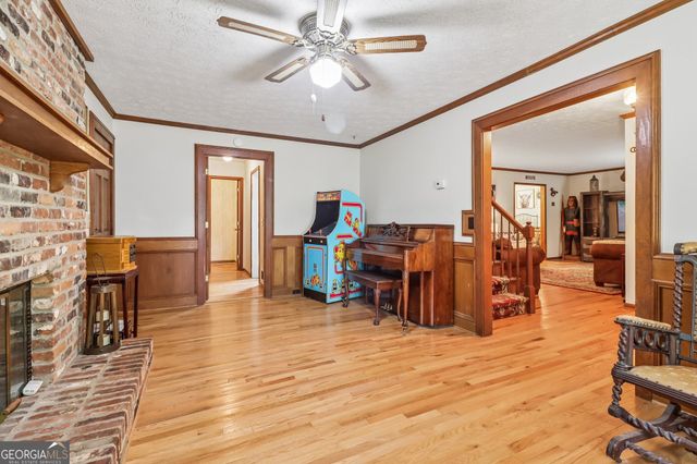 145 Red Oak Drive, Fayetteville, GA 30214