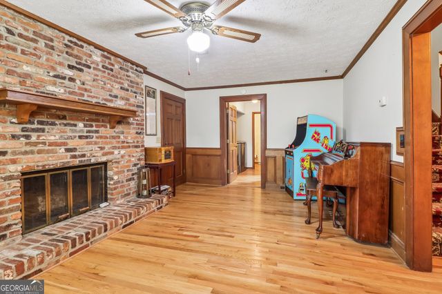 145 Red Oak Drive, Fayetteville, GA 30214