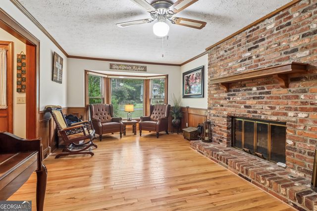 145 Red Oak Drive, Fayetteville, GA 30214