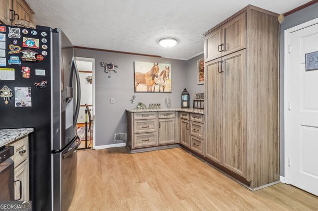 145 Red Oak Drive, Fayetteville, GA 30214