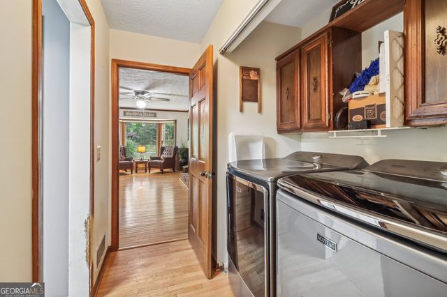 145 Red Oak Drive, Fayetteville, GA 30214