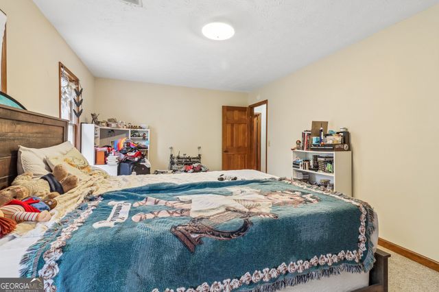 145 Red Oak Drive, Fayetteville, GA 30214