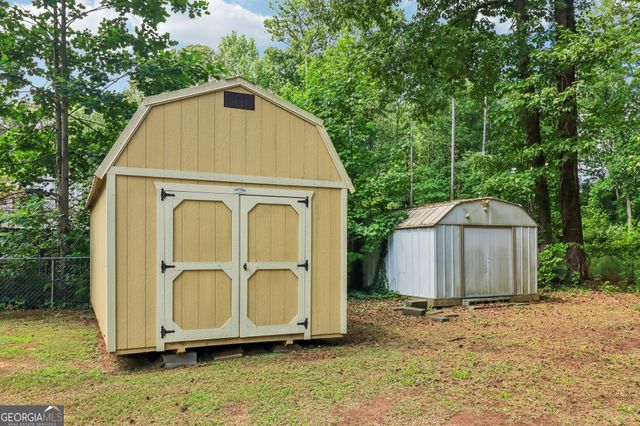 145 Red Oak Drive, Fayetteville, GA 30214