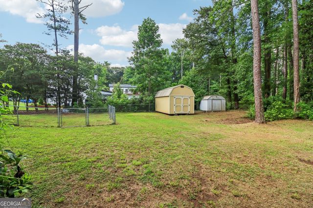 145 Red Oak Drive, Fayetteville, GA 30214