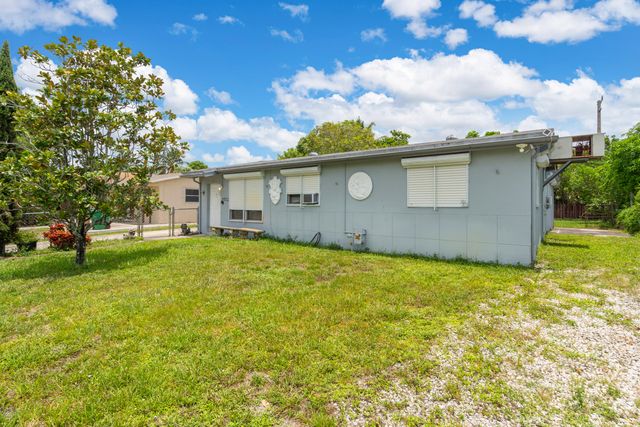 7831 NW 30th Street, Hollywood, FL 33024