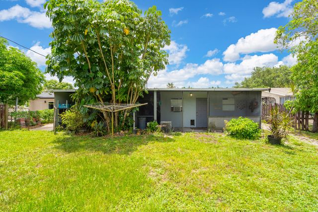 7831 NW 30th Street, Hollywood, FL 33024
