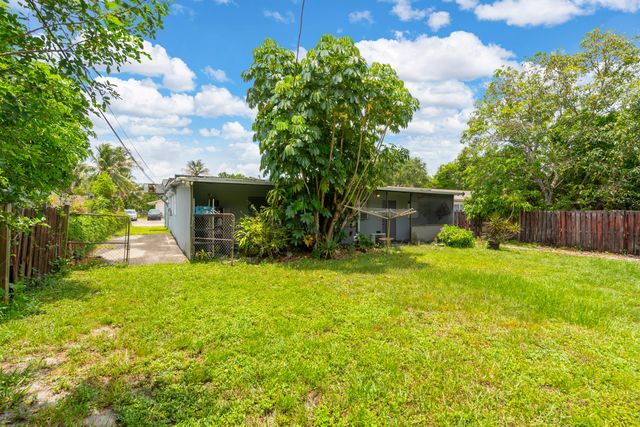 7831 NW 30th Street, Hollywood, FL 33024