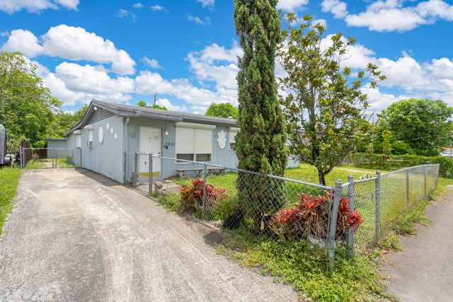 7831 NW 30th Street, Hollywood, FL 33024