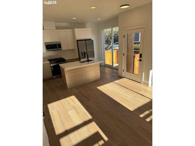 2387 Se 43rd Ave, Portland, OR 97206