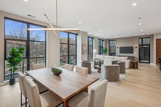 123 S Peoria Street P2, Chicago, IL 60607