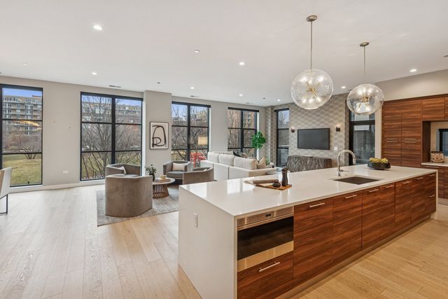 123 S Peoria Street P2, Chicago, IL 60607