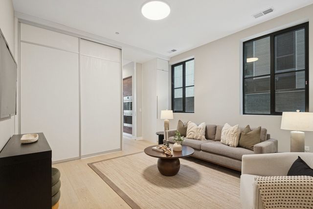 123 S Peoria Street P2, Chicago, IL 60607