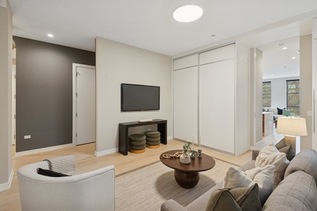 123 S Peoria Street P2, Chicago, IL 60607