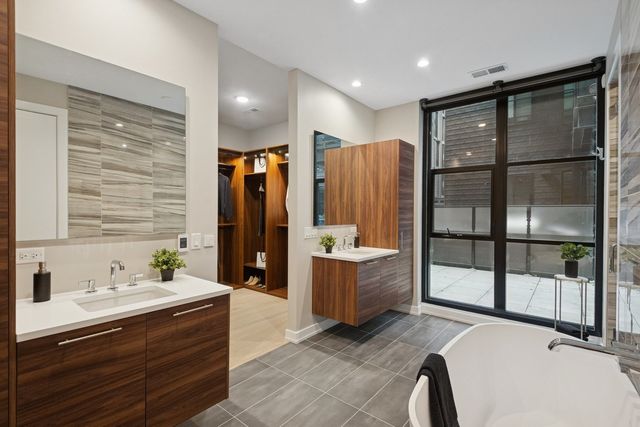 123 S Peoria Street P2, Chicago, IL 60607