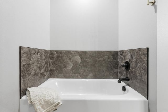 7 Dragonfly Cove, Greenbrier, AR 72058