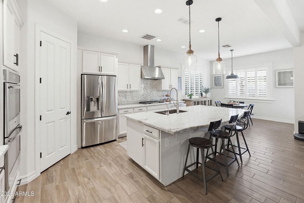 Image 27 of property listing at 9186 W LOUISE Drive, Peoria, AZ 85383