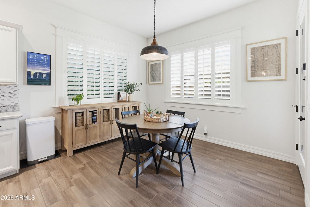 Image 32 of property listing at 9186 W LOUISE Drive, Peoria, AZ 85383