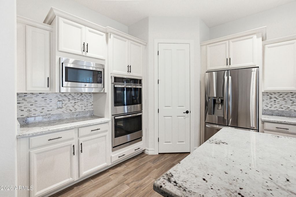 Image 35 of property listing at 9186 W LOUISE Drive, Peoria, AZ 85383