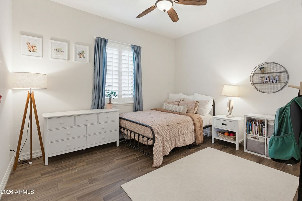 Image 46 of property listing at 9186 W LOUISE Drive, Peoria, AZ 85383