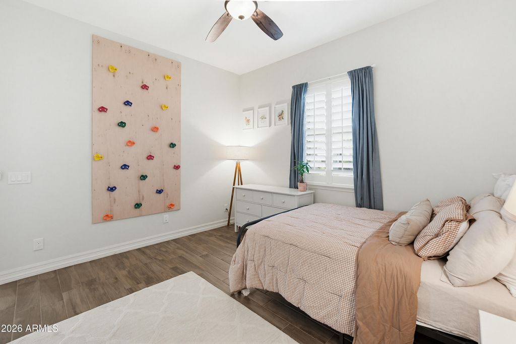 Image 47 of property listing at 9186 W LOUISE Drive, Peoria, AZ 85383