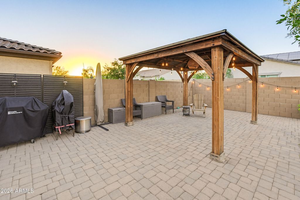 Image 64 of property listing at 9186 W LOUISE Drive, Peoria, AZ 85383