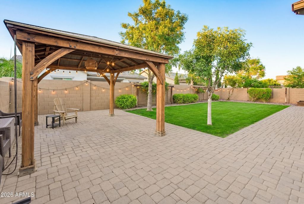 Image 66 of property listing at 9186 W LOUISE Drive, Peoria, AZ 85383